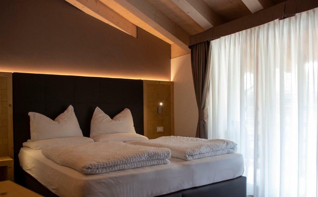DolceVita Ambiez B&B San Lorenzo Dorsino Exterior foto